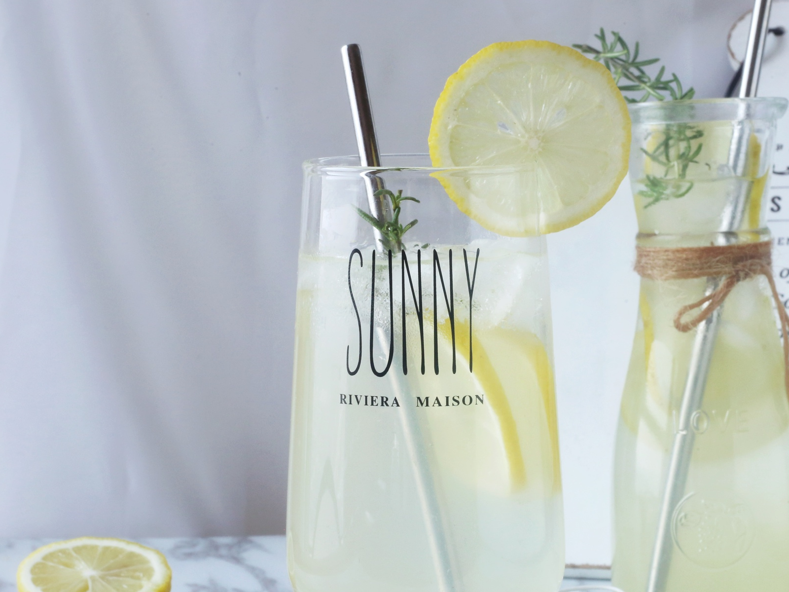 它是"维c之王",两步做成饮料,酸甜清爽,常喝让雀斑去无踪_柠檬水_饮品