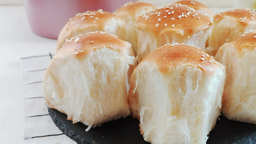 面包手撕着吃才过瘾,学会这个做法,个个松软拉丝,凉了也不硬