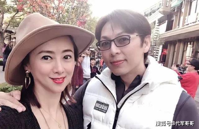 走红,35岁遭豪门抛弃,39岁遇真爱,如今55岁让人羡慕_翁虹_伍伟杰_舞蹈