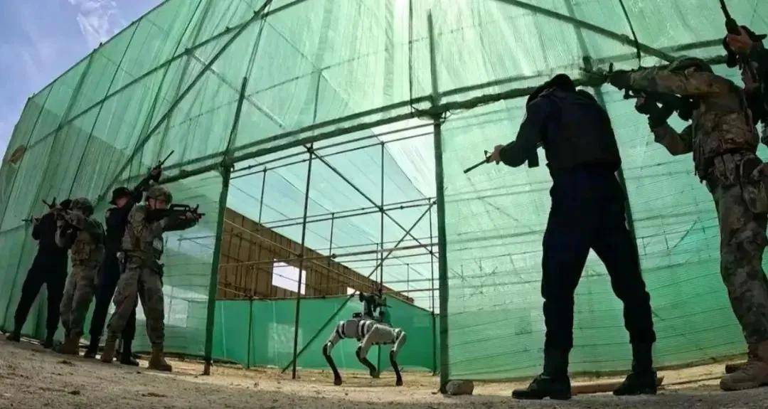 全球现役机器狗首次阵亡!身中3枪不幸牺牲!美国警方披露细节