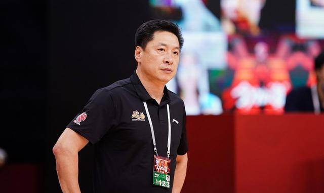 cba快讯!周琦完成谈判,马布里点评辽篮外援,新疆有意李春江