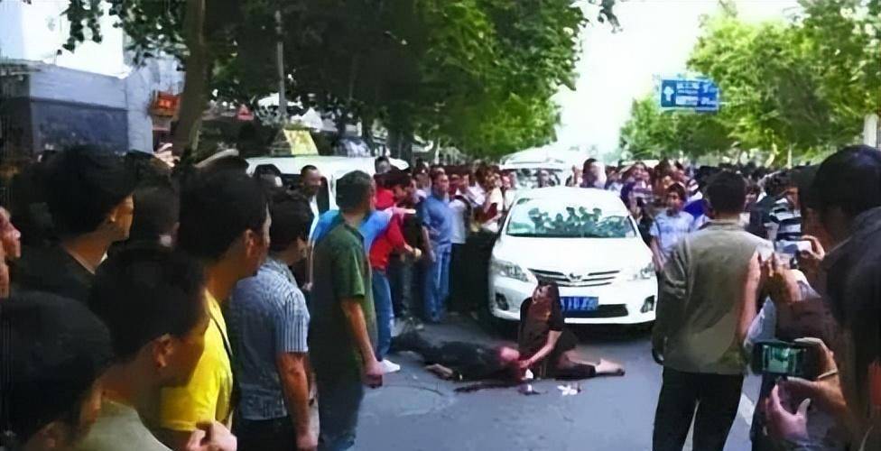 u型锁连砸日系车主头部4下,换来车主终身残疾,自己10年有期徒刑