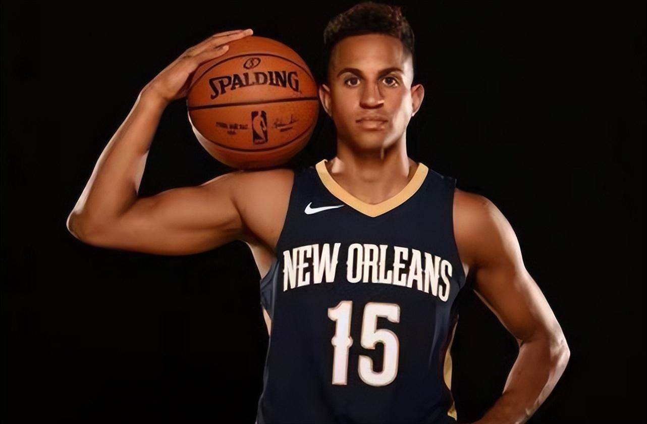 本次比赛由于缺少赵继伟和郭艾伦,弗格也不在,所以后卫线还是有些单薄