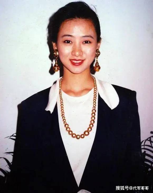 走红,35岁遭豪门抛弃,39岁遇真爱,如今55岁让人羡慕_翁虹_伍伟杰_舞蹈