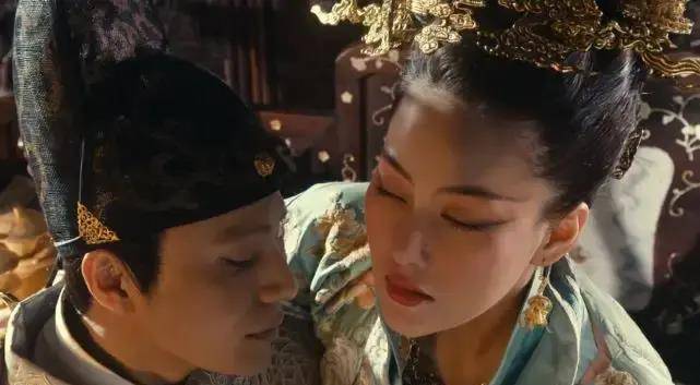 魏忠贤:从赌钱卖妻的烂人,到一人之下的九千岁,他经历了什么?