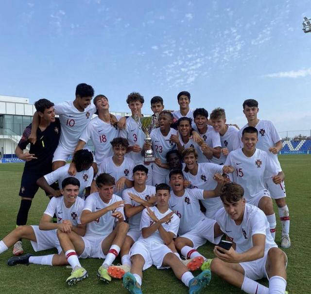 意大利携手阿森纳晋级,英格兰憾失胜机,欧青赛战况揭秘