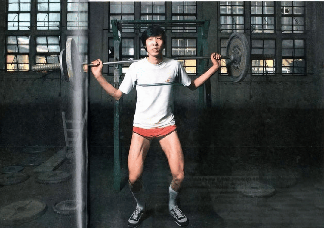 跳高王子朱建华:奥运会夺铜牌被骂,退役定居美国,如今怎样了?