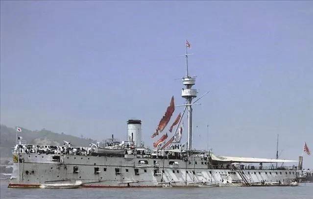 对邓世昌以及致远舰的描述都是撞沉吉野,其实不是的,当时邓世昌打算