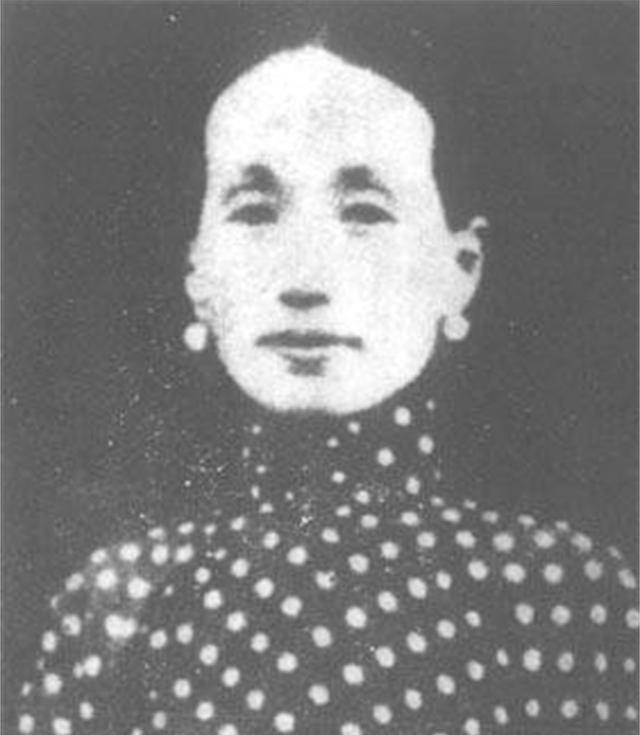 杜月笙逝世后,11个子女往来甚少,后来都各自过得如何?