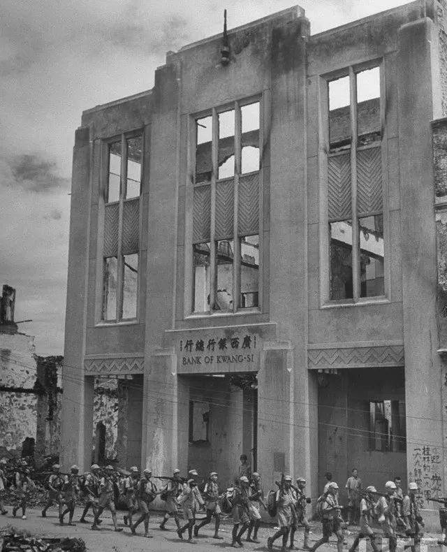 1945年8月,刚刚光复的桂林:整个城市只剩下断壁残垣