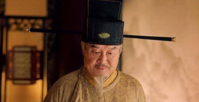 在父亲的推荐下,吕夷简走入北宋官场.做官之初,吕夷简也曾满腔热血遇