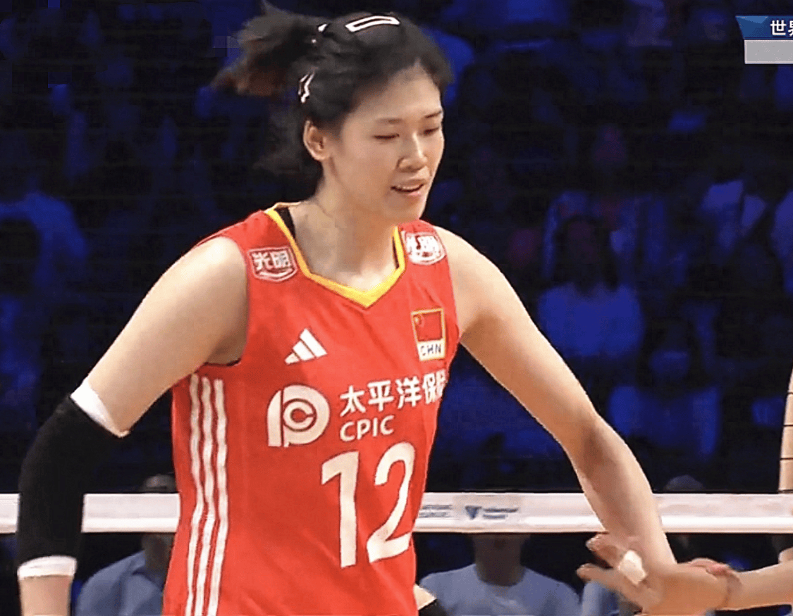 中国女排横扫泰国!3大功臣出炉,李盈莹朱婷上榜,刁琳宇成隐患