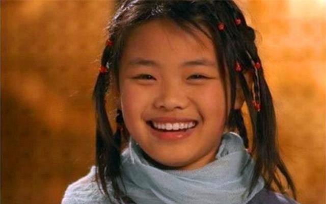 她不惧外界嘲讽,努力成上戏硕士,"最丑童星"终成"宝藏女孩"