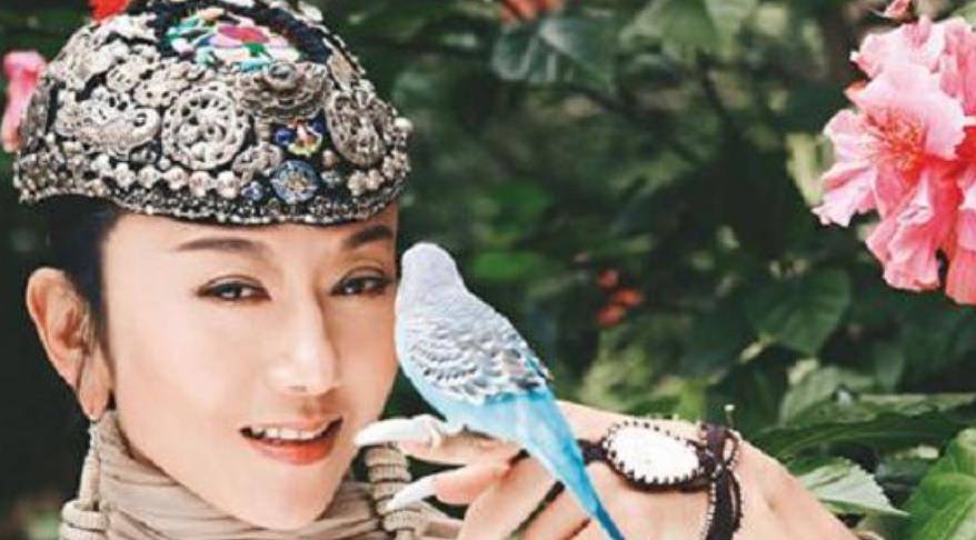 宁夏46岁"巨婴"郭冷:除跳舞连衣服也不会洗,年入百万无人敢嫁