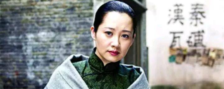 除此以外,章太炎还曾告诉刘师培说何震同汪公权私通,关系暧昧有火花.