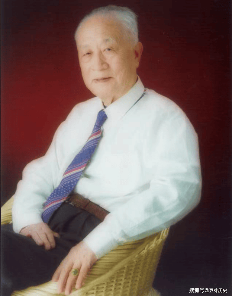 我党特工因升迁飞速欲罢手卧底,中央强势下令:只管大胆向上冲!