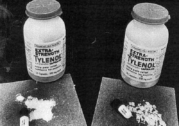 但眼前的死者不仅没有什么痛苦的表情,反而还带着一丝笑容.