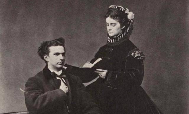 他,一生未娶,暗恋茜茜公主,建欧洲最美丽城堡,被称童话国王_路德维希