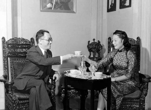 一生不尽女人缘,命中走过七个深情女子,唯独母亲安排的相守到老