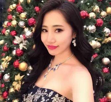 2018年77岁富豪将遗产留给狗,不久人狗相继去世,22岁妻子遭怀疑