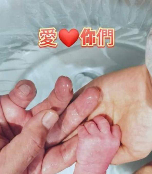 56岁黄子扬官宣喜迎新生命,三婚妻子小20岁引发热议