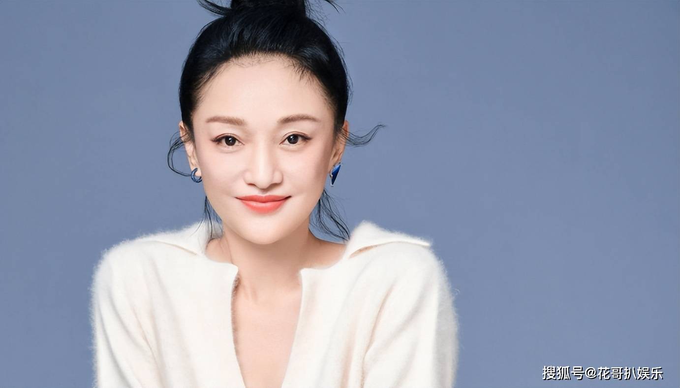 周迅获年度女演员大奖,粉丝吹嘘她是真正演技派,力压同辈女演员