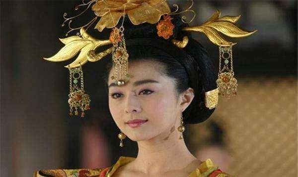 杨妃是隋炀帝的小女儿,李世民的奶奶独孤氏跟杨广的母亲独孤伽罗是亲