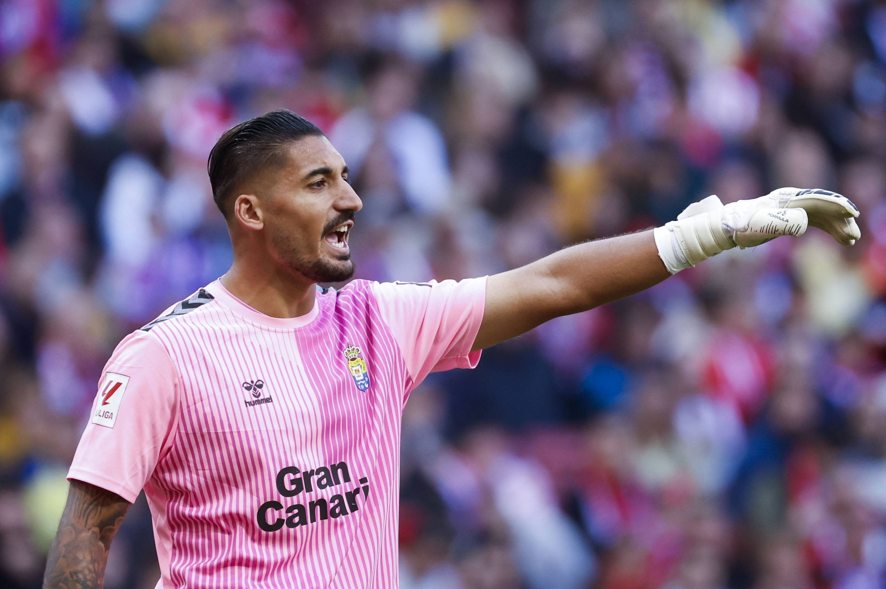 切尔西转会新闻综述:蓝军盯上西甲球星,对迈克尔·奥利斯的转会也充满