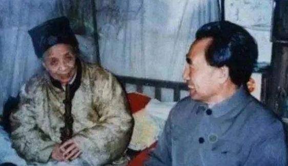 长寿女道士李诚玉,从清朝活到2003年,晚年"返老还童"