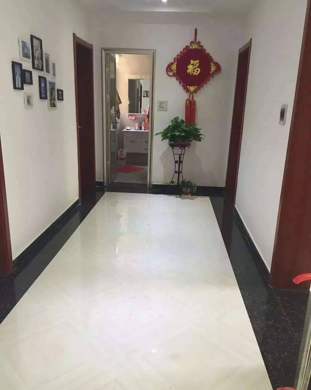 家里的装修是婆婆一手操办的,很满意,感谢婆婆给了我这么个家