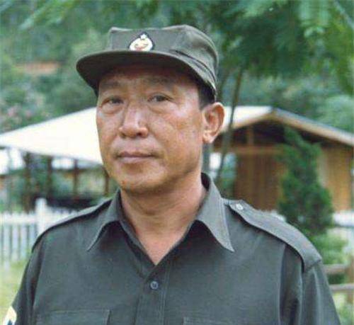 他是金三角毒王,手下6个师,从不向中国贩毒,对美国销量却很大