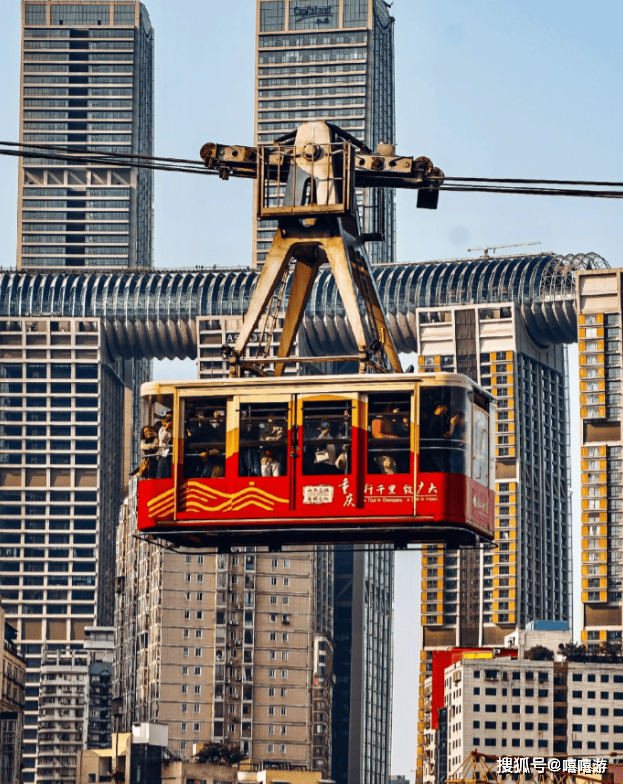 下午可前往重庆科技馆或者中国三峡博物馆,了解更多关于重庆和长江的