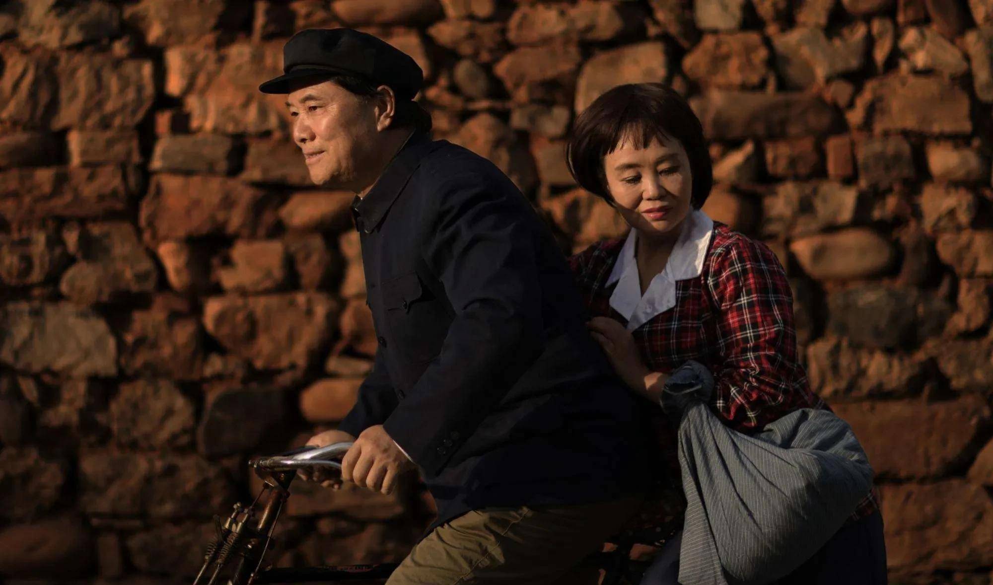 一位老知青的自述:老伴患病去世,他一个人抚养两个孩子长大