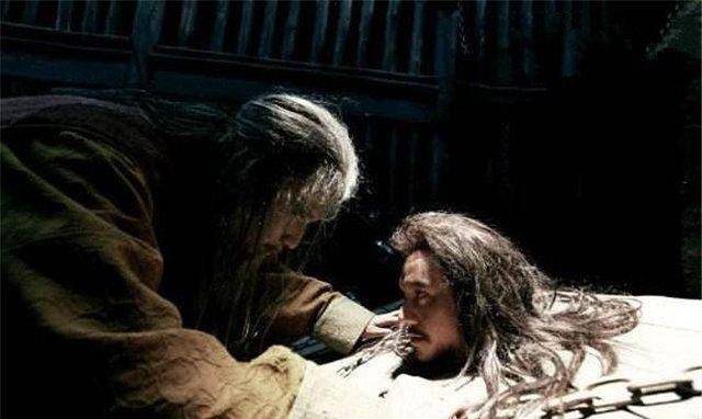 舅舅犯法,皇帝想杀又顾忌太后!皇帝:披麻戴孝去他家嚎丧,都去