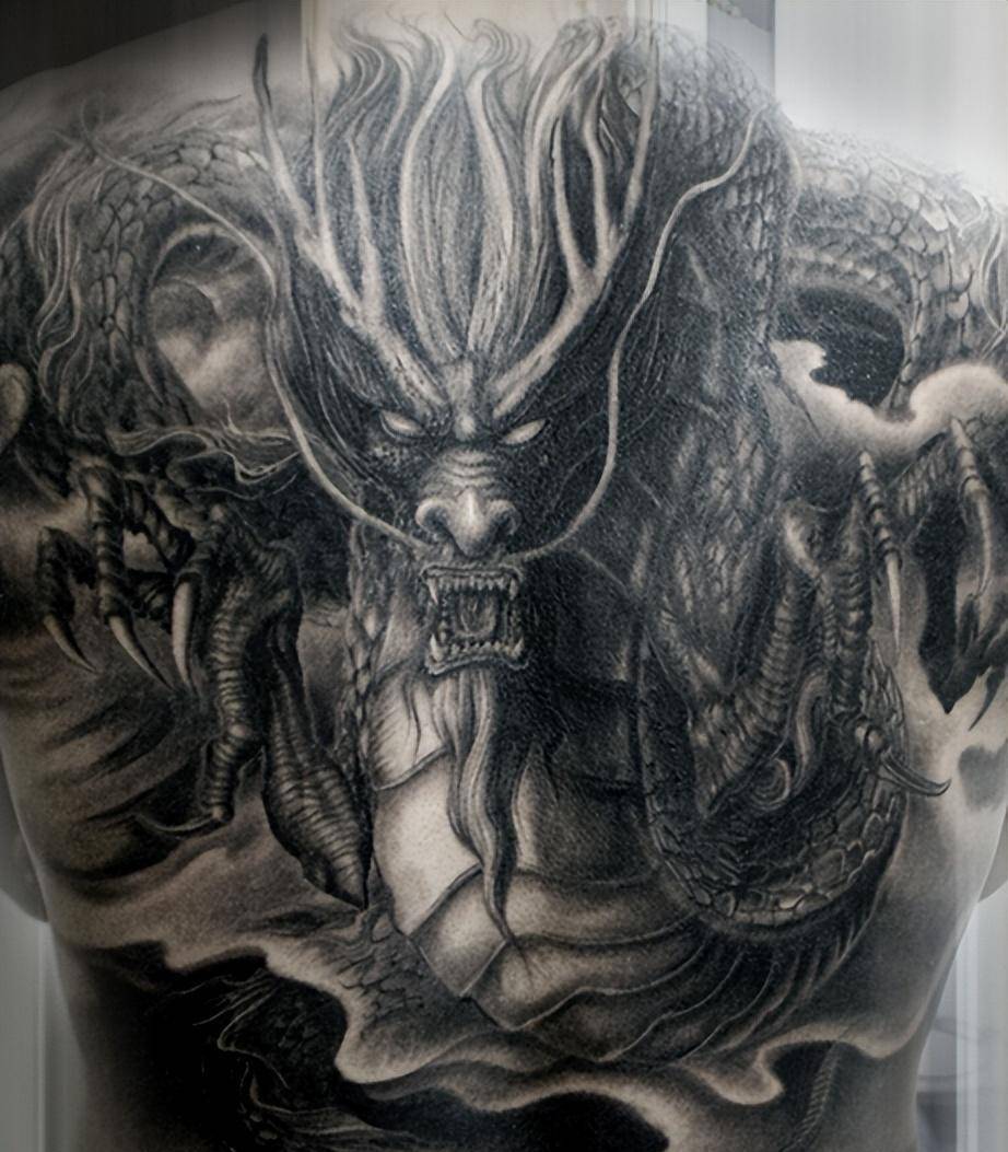 夏朝之际,先后出现"豢龙氏"和"御龙氏",操控着一股神秘力量