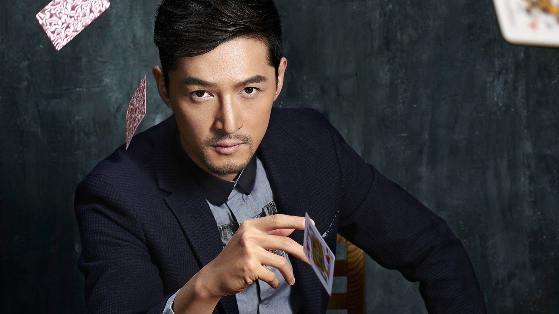 胡歌和高圆圆关于演员空窗期的言论引发了网友对于演员与普通人生活