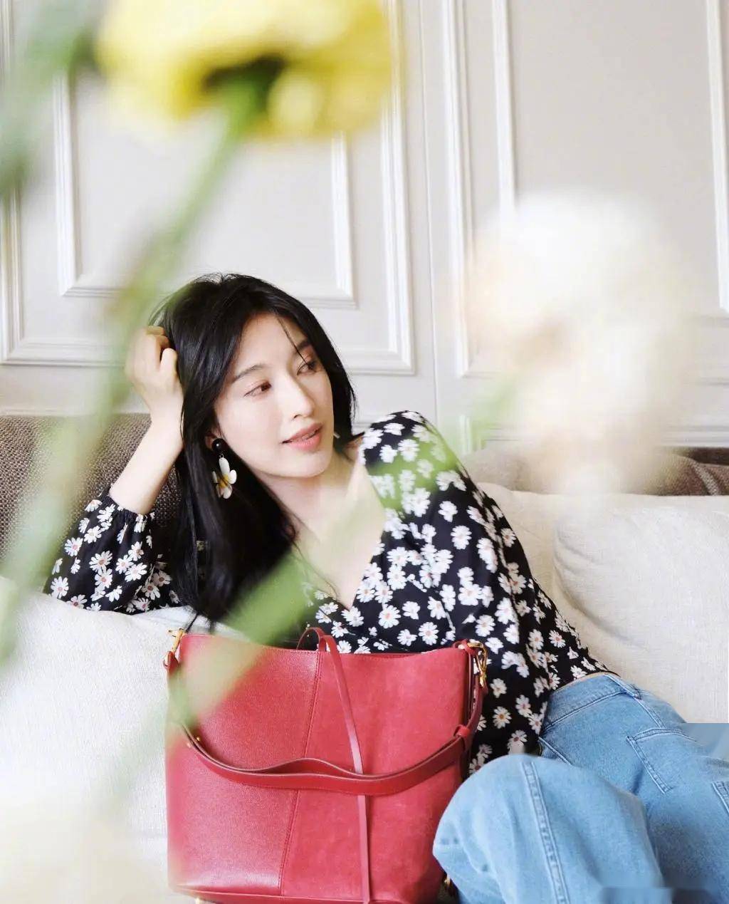 张俪魅力39岁女神写真,这身材着实顶不住,美貌才华兼备!