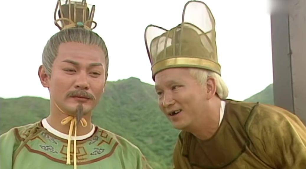 " 李辅国被高力士的气势镇住了,呆头呆脑地下了马.