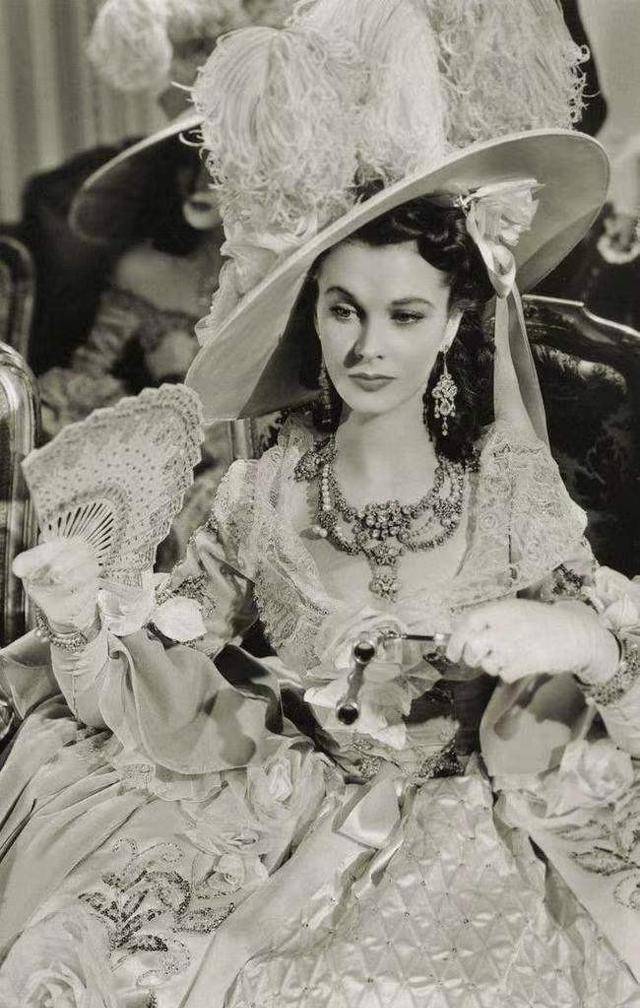英伦年代最美的女人,却沦为玩物,后嫁61岁伯爵_爱玛_贵族_格瑞维尔