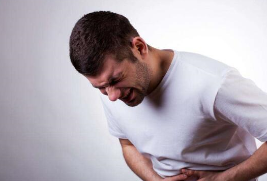当人的肝受损伤后,会影响到胆汁的分泌,导致消化食物的速度变得十分