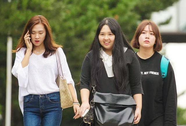   引起 在韩留学生眼中的韩国:物价高，泡菜天天有，韩剧也不全是真的。 