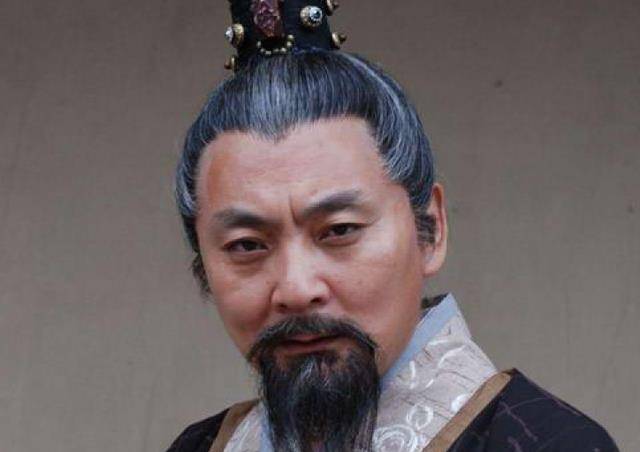 之后,分封众臣,力排众议,以萧何功劳最大,位列第一,不仅将其封为侯爵