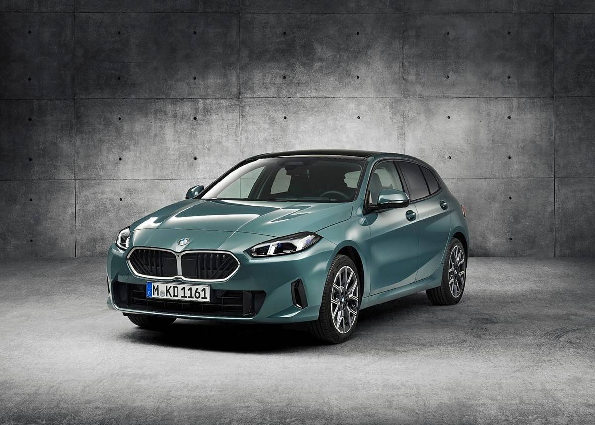 第四代宝马1系官图!尾灯设计有争议,配1.5t三缸 48v轻混