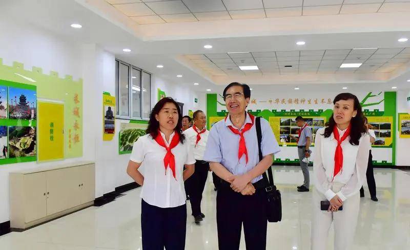 忻州市长征小学举行"红领巾爱祖国"分批入队暨庆"六一"主题活动