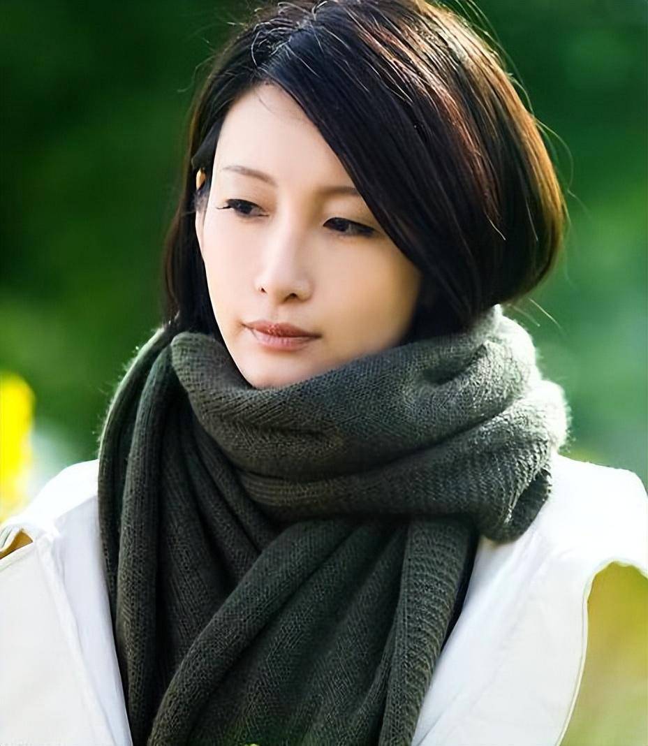 因为王新军和秦海璐是男女主,所以接触也很多,王新军也非常细心,经常