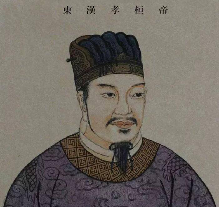 曹操的爷爷曹腾扶植的笨皇帝,埋下了三国乱世的祸根