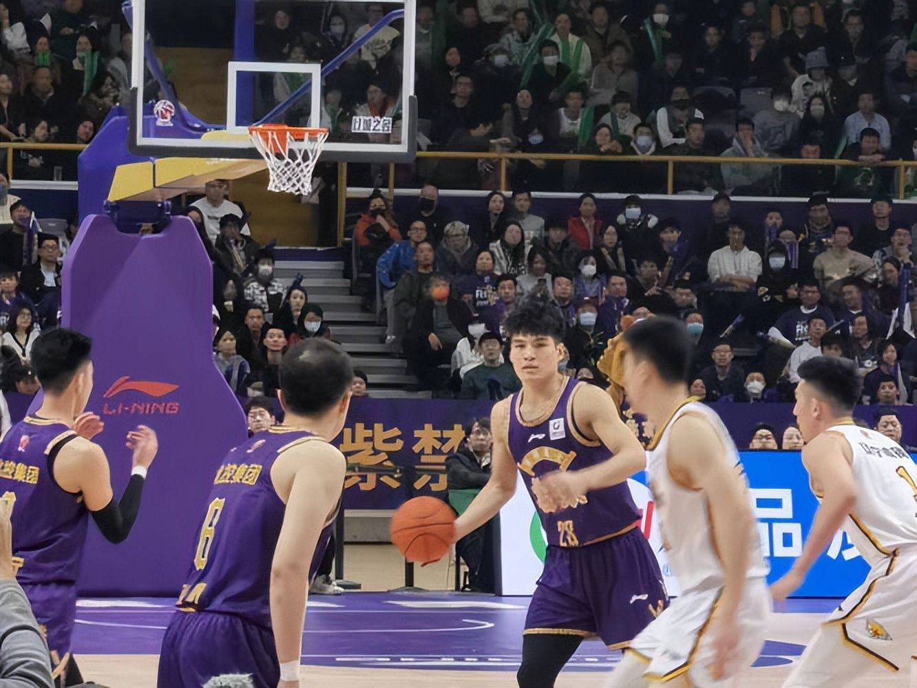 新疆又要翻了?还真有可能,北控三少出世