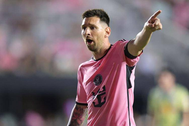 凌晨0点!迈阿密传来好消息:梅西做出难得决定,球迷齐声点赞