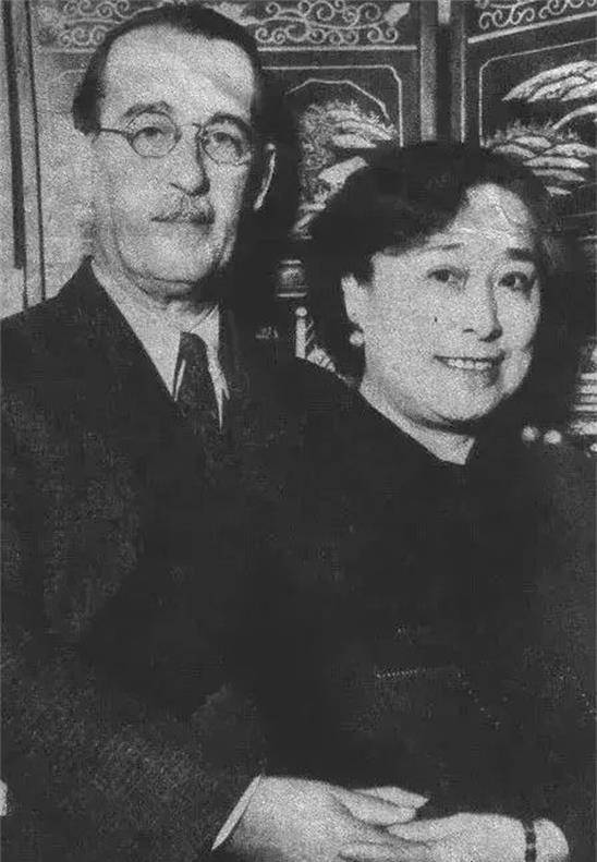 慈禧手下一对姐妹秘书,风光无限晚景凄凉,一死于车祸一腿被打断