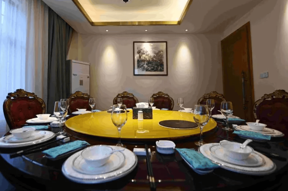 2024年可以吸引明星来光顾的饭店竟然是因为装修特殊？-2024年娱乐圈